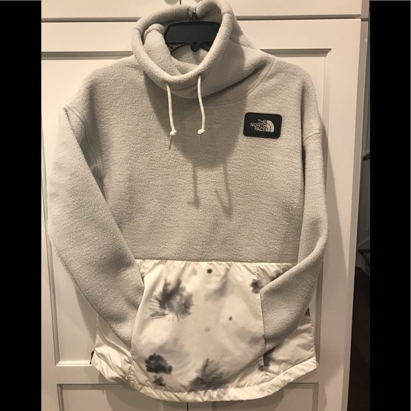 The North Face Jackets & Blazers - North Face New TIN GREY/TNF WHITE SNOWCAMITO PRINT